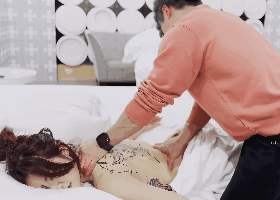 마사지로 스근하게 몸풀다가