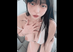 얘도 관종이라 주체를못하는듯