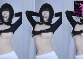 살짝살짝 보이나