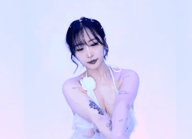 가슴이 훌륭하네